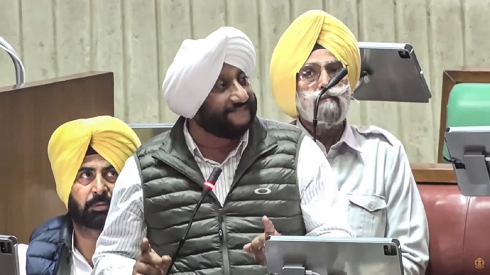 MLA Kulwant Singh raised the issue of giving government land to Max Hospital in the Vidhan Sabha